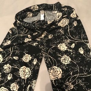 Lularoe black and white floral Size OS leggings